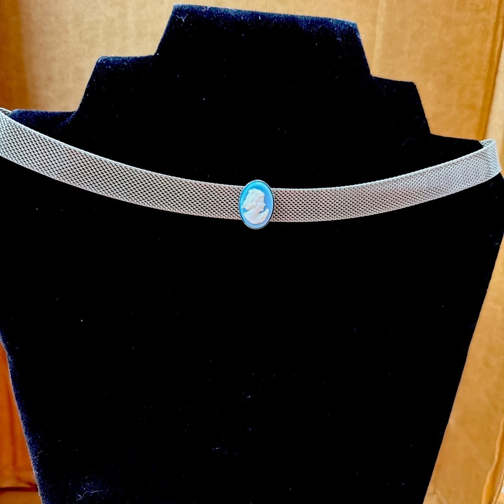 Vintage Silver  Tone Mesh Necklace Choker With Blue Cameo  15" Hook Clasp